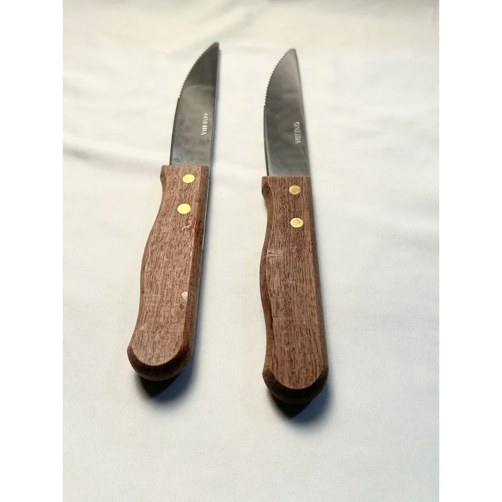 Oneida Steak Knives Set of 2 Stainless Serrated Blade Wood Handle Triple Rivet‎